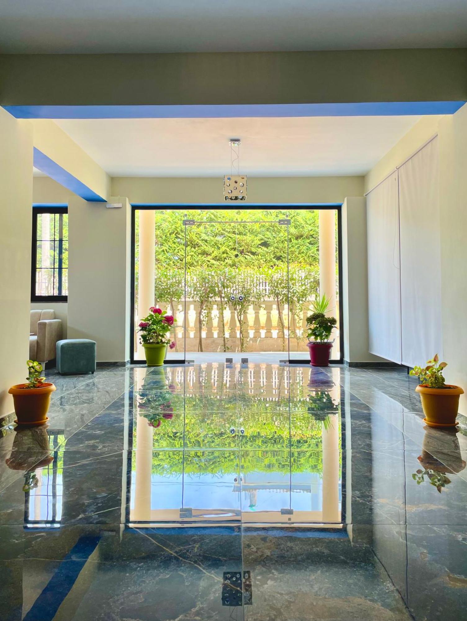 Marku Palace Ksamil Luaran gambar