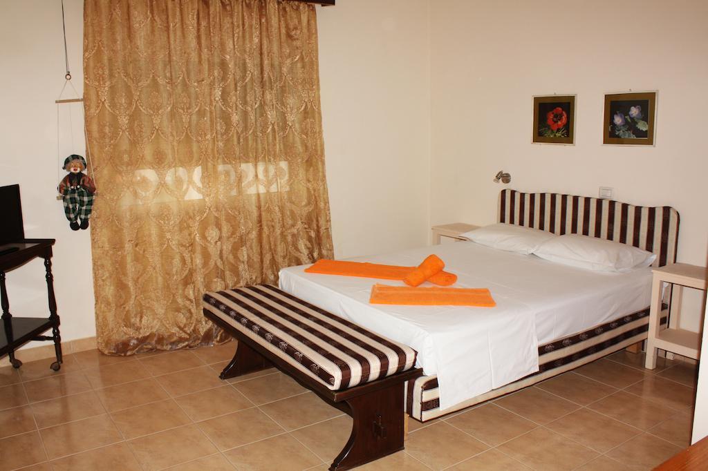 Marku Palace Ksamil Bilik gambar