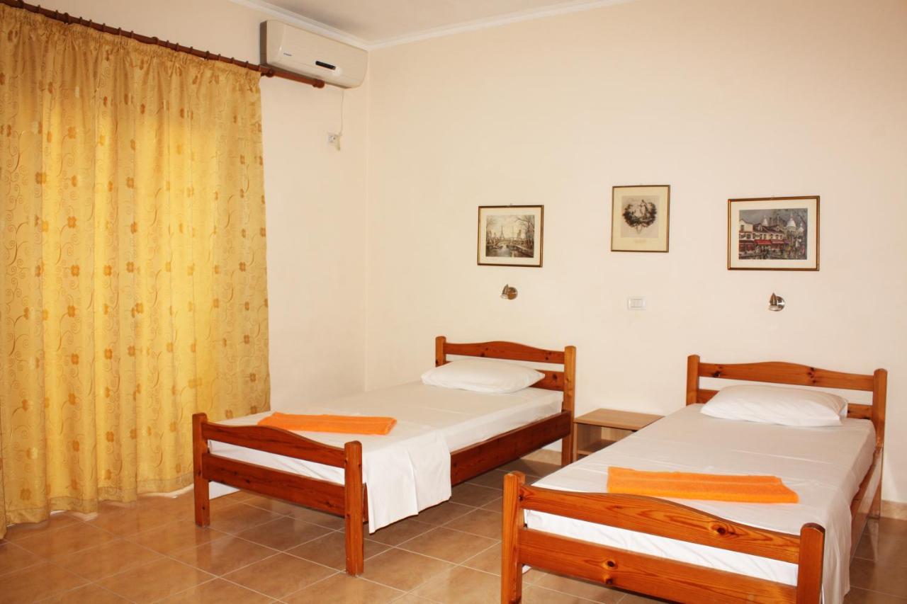 Marku Palace Ksamil Luaran gambar
